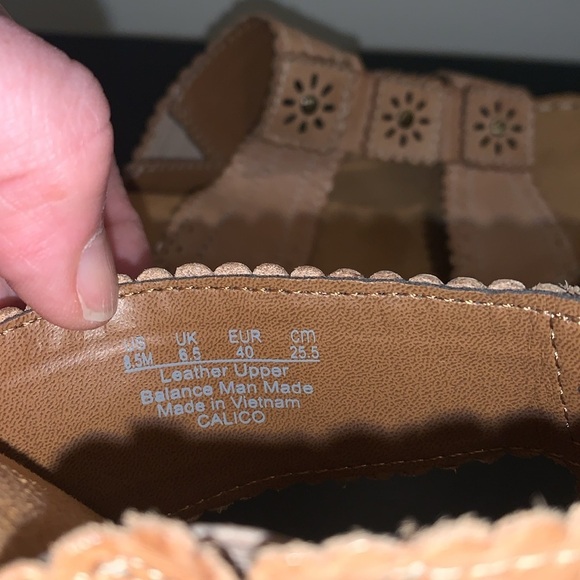 NWOT Natural Soul by Naturalizer. Size 8.5. Sandals.  Leather.  Calico. - Picture 8 of 8